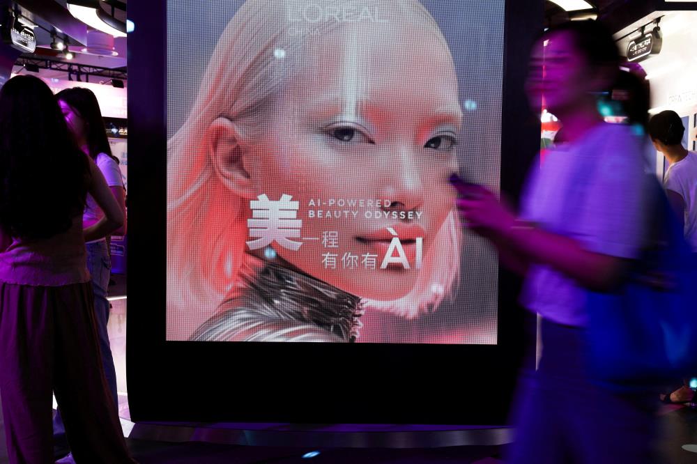 Fashion's AI era: face swaps and digital clones