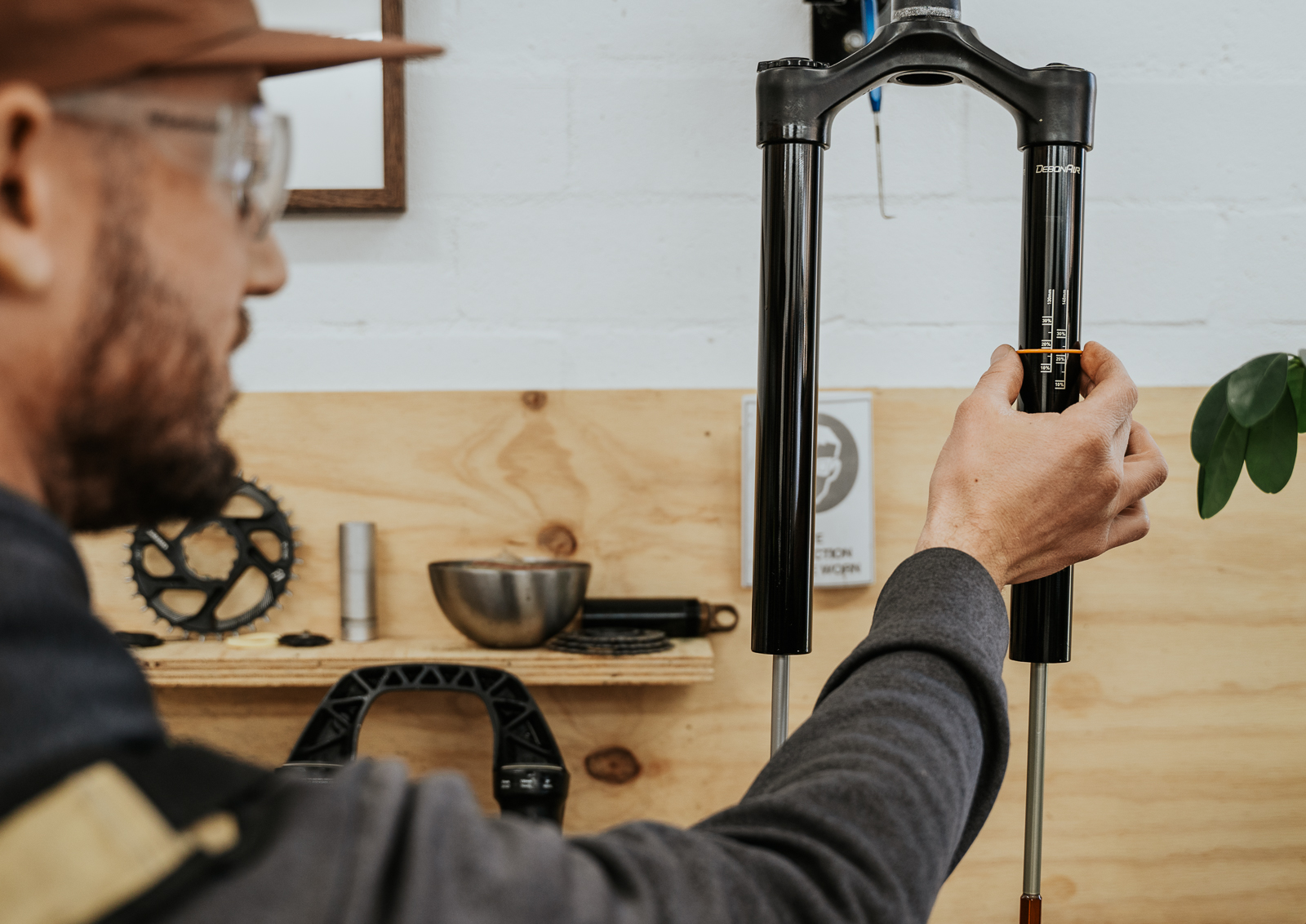 How to do a lower leg suspension fork service