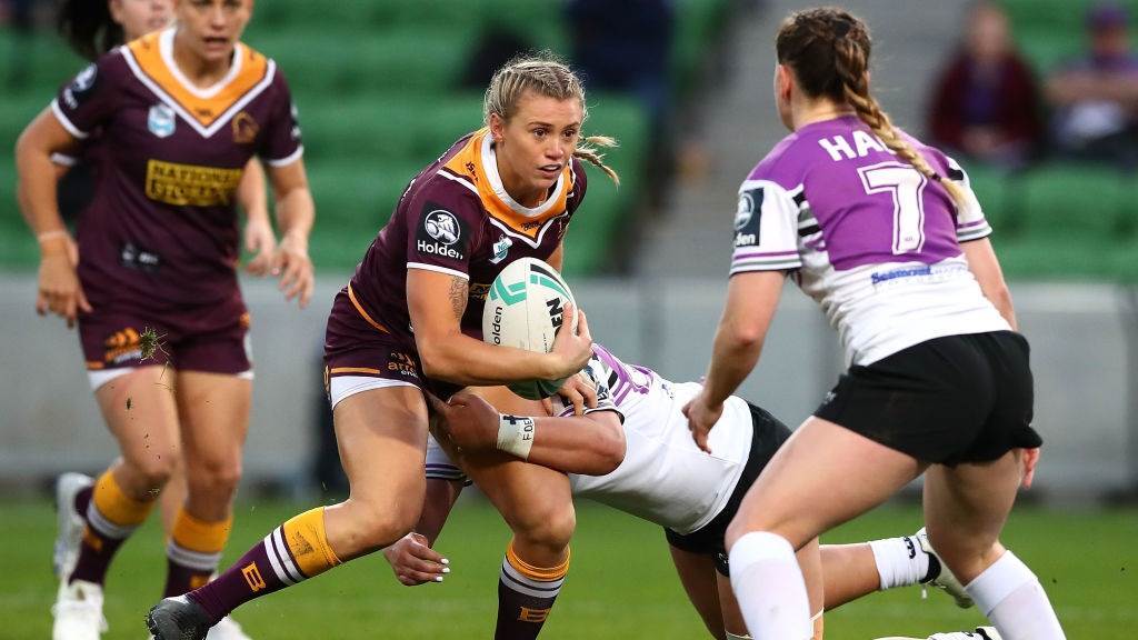 Soldier turned Bronco Julia Robinson to play for Australia months after her  first league game - ABC News