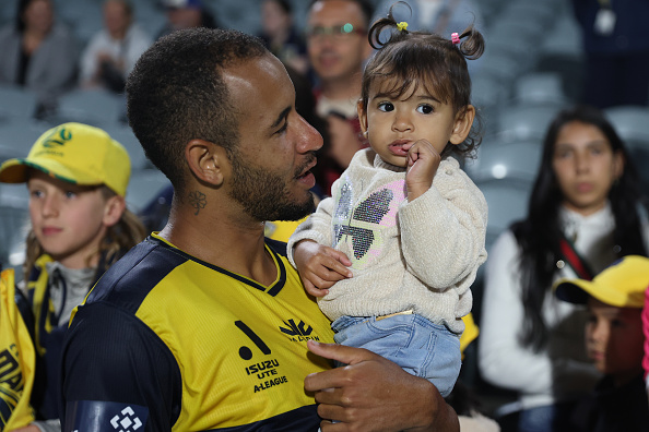 A-League 2022: Marco Tulio scores 40 metre chip for Central Coast Mariners  against Newcastle Jets