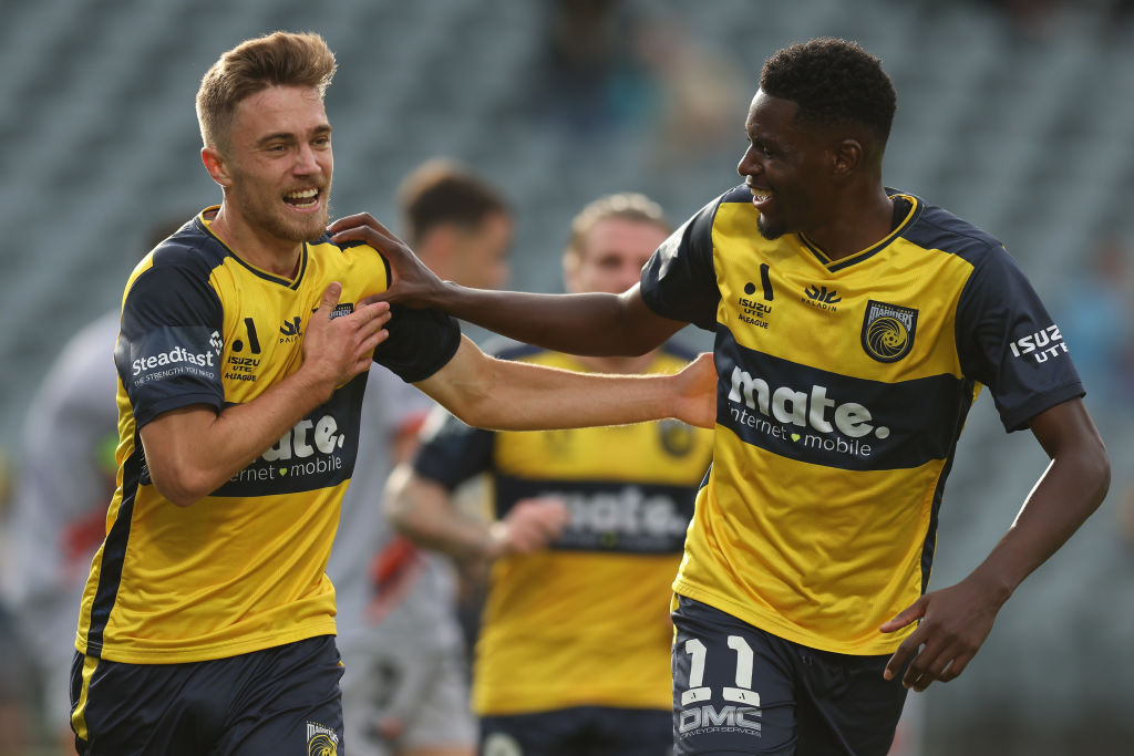 Mariners up to third in A-league Men with win over Roar