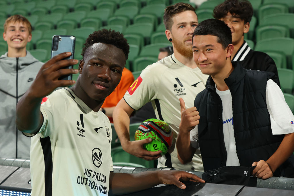 Adelaide Utd, Central Coast face off for top-two spot - FTBL | The home ...