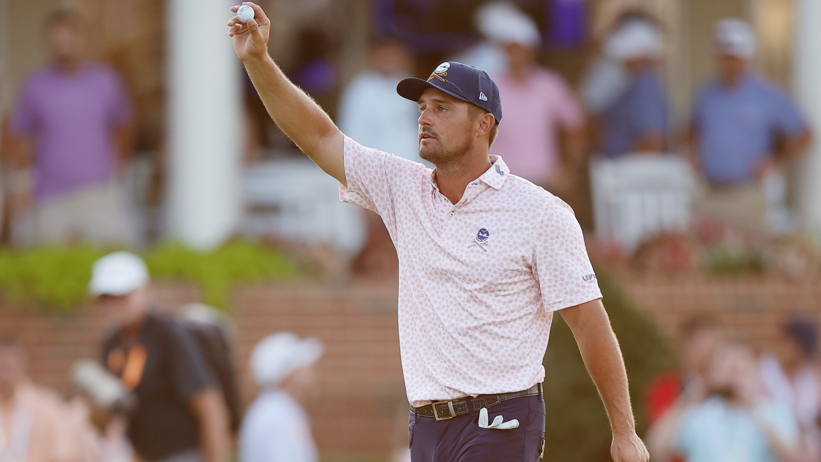 Lee heads Aussie charge as DeChambeau leads U.S Open