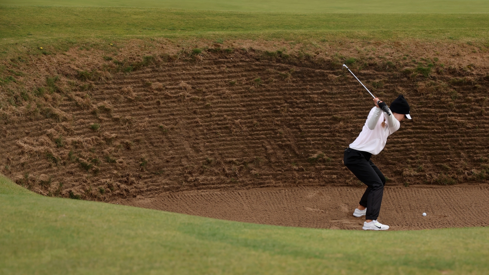 Aussie Open challenge disappears in the St Andrews wind