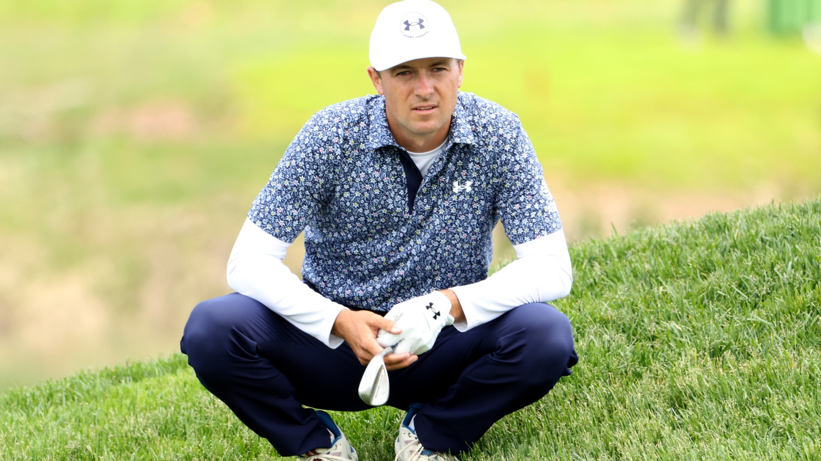 Spieth stays in Slam hunt after gritty opening 69 - News - Golf ...