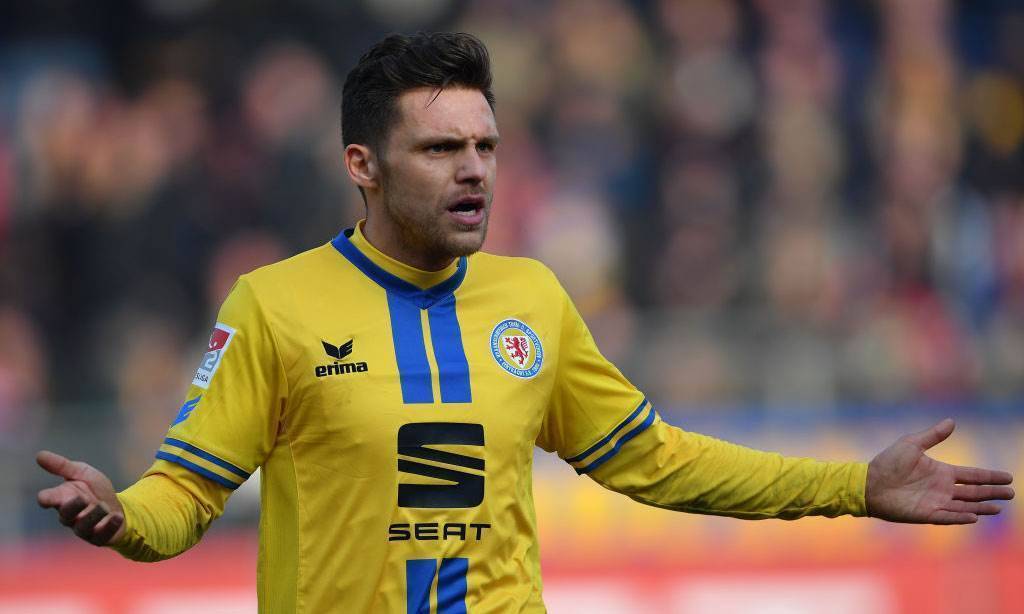Adelaide United sign experienced German midfielder Adelaide United sign experienced German midfielder