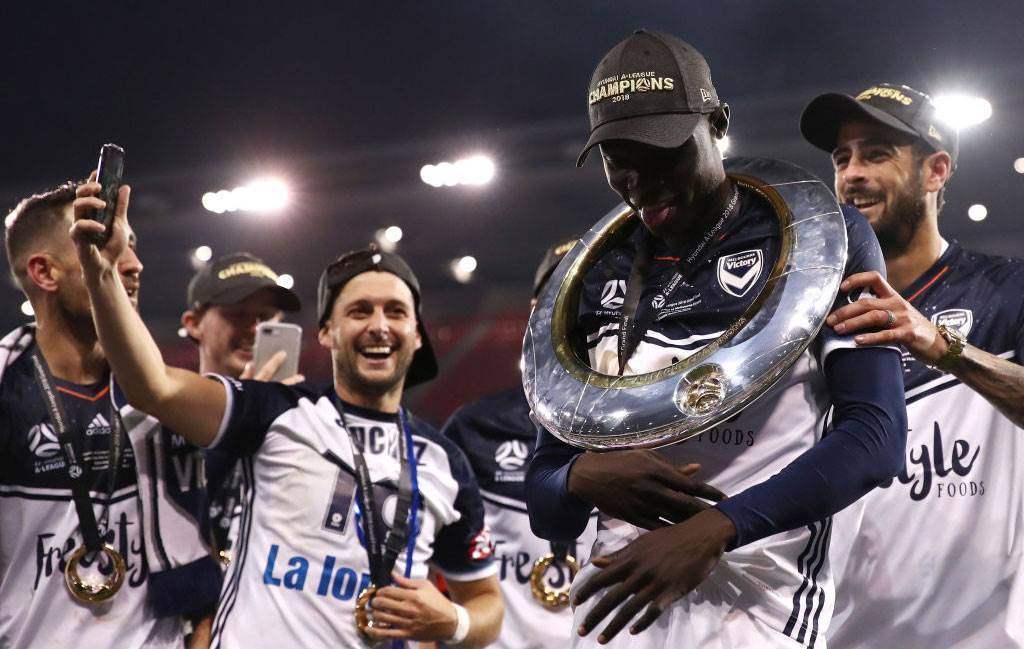 Melbourne Victory snap up 'King' Kenny for another two seasons Melbourne Victory snap up 'King' Kenny for another two seasons