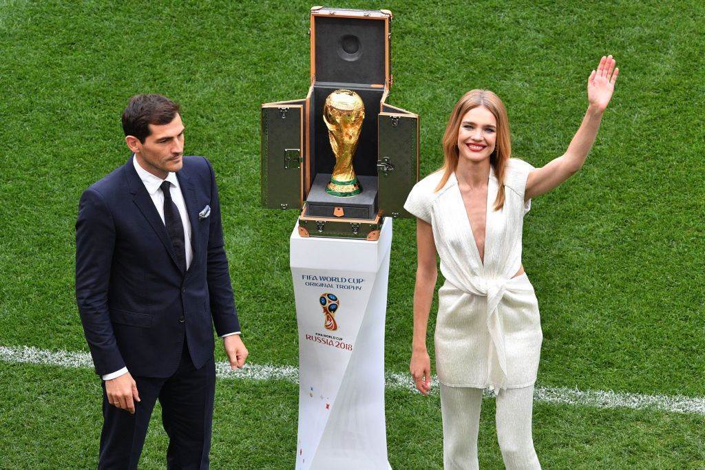 Philipp Lahm (World Champion 2014 Germany) presents the World Cup trophy  with Natalia Vodianova (r), Stock Photo, Picture And Rights Managed Image.  Pic. PAH-106679418