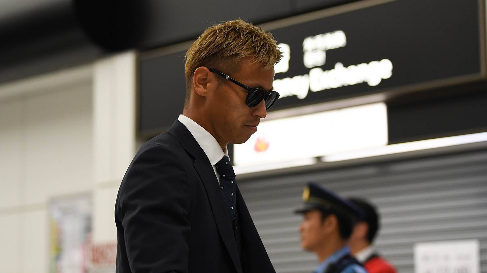 Keisuke Honda's set to sign for Melbourne Victory tomorrow... Keisuke Honda's set to sign for Melbourne Victory tomorrow...