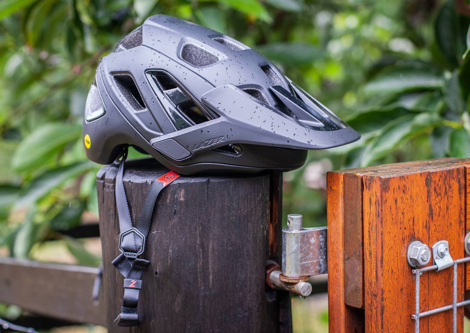 FIRST LOOK: Lazer Jackal MIPS trail helmet - Australian Mountain Bike ...
