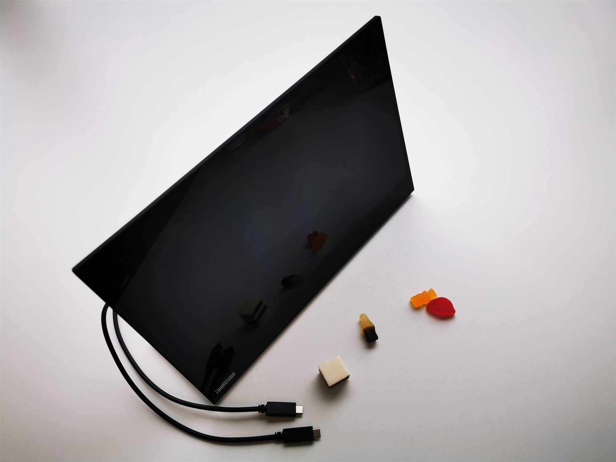 Lenovo ThinkVision M14t portable monitor review - Hardware