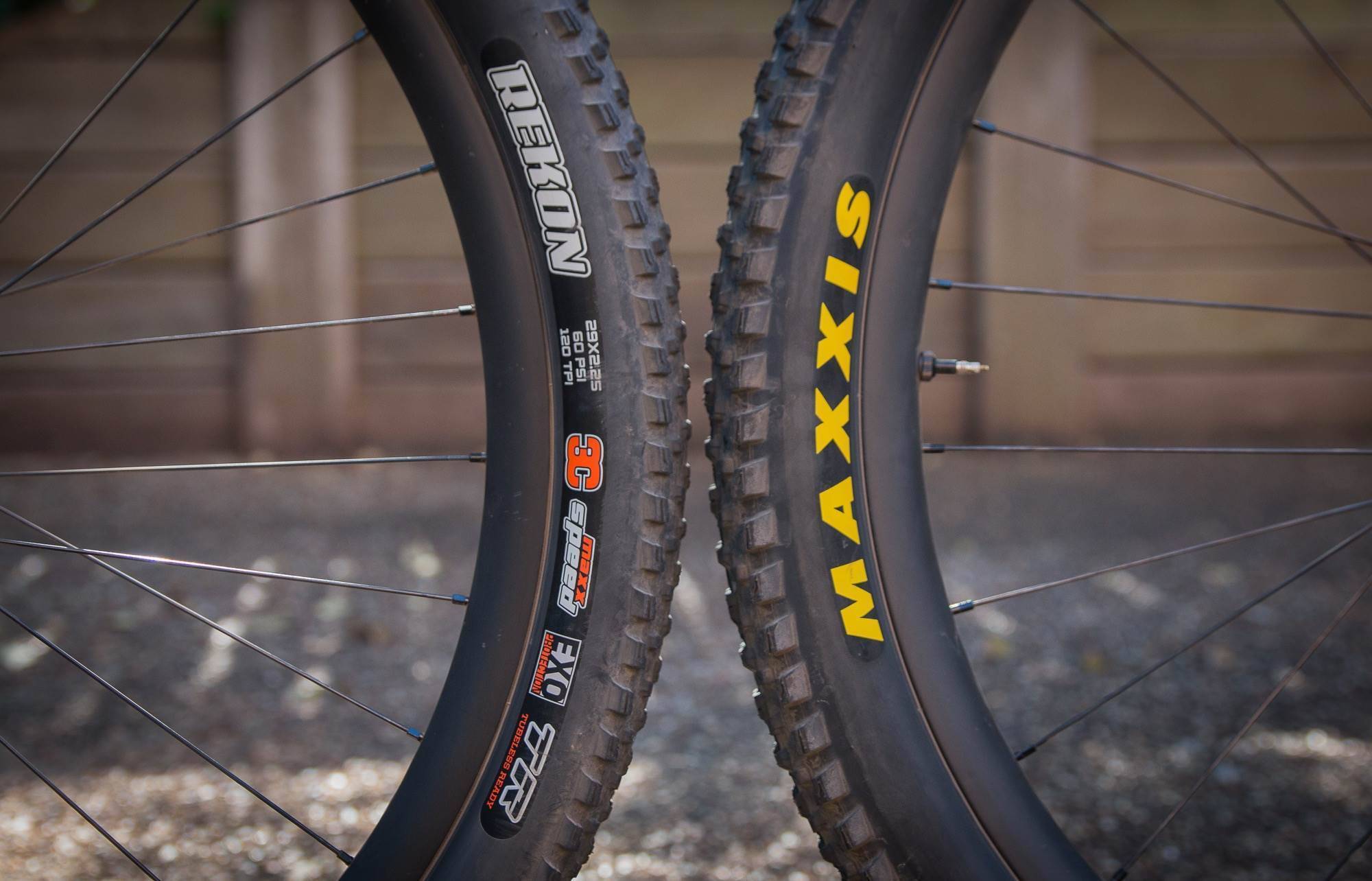 Maxxis Rekon TR 29 27.5 x 2.4 MTB Mountain Bike Tire Tubeless Ready TLR Black 