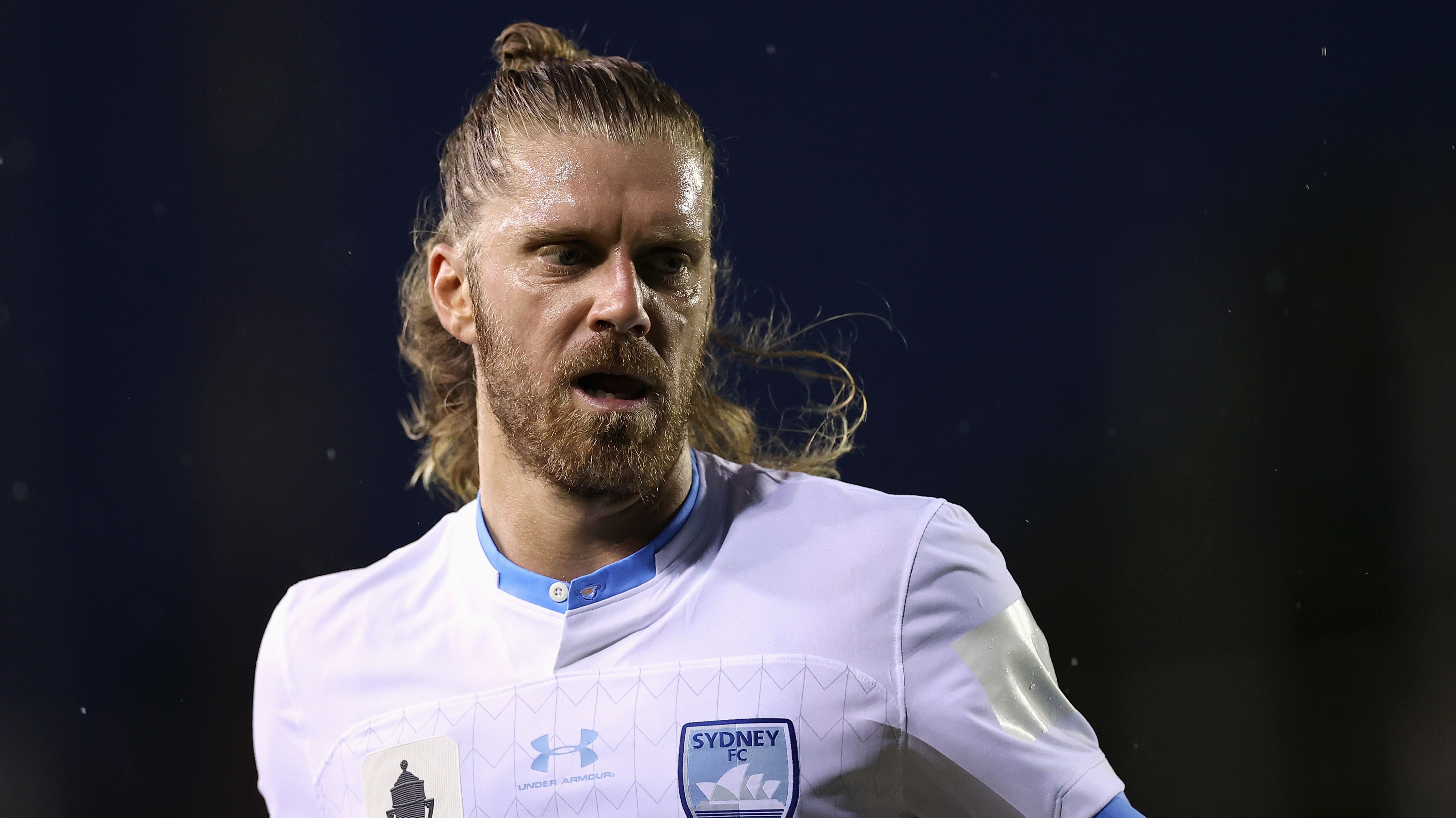 <div>Sydney FC re-sign 'one of the best midfielders in the country'</div>