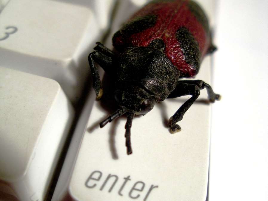Microsoft accuses Google of early bug publication - iTnews