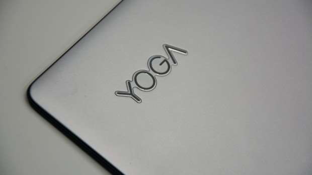 Lenovo Yoga 900 review: Silver colour