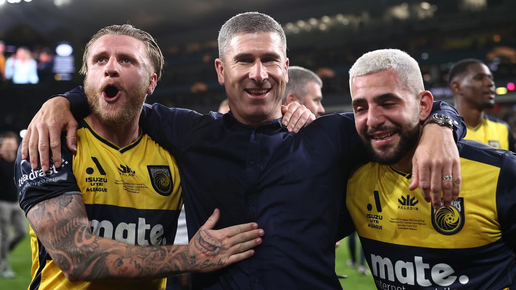 ‘Ridiculous offers’: Clubs queue to poach Mariners miracle man Montgomery – FTBL