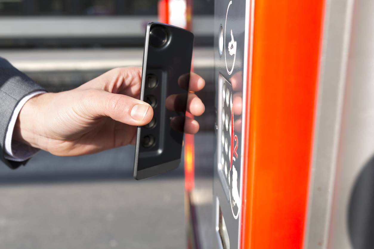 Pembayaran smartphone untuk transportasi umum dapat disalahgunakan untuk melakukan pembelian tanpa batas – Keamanan – Keuangan