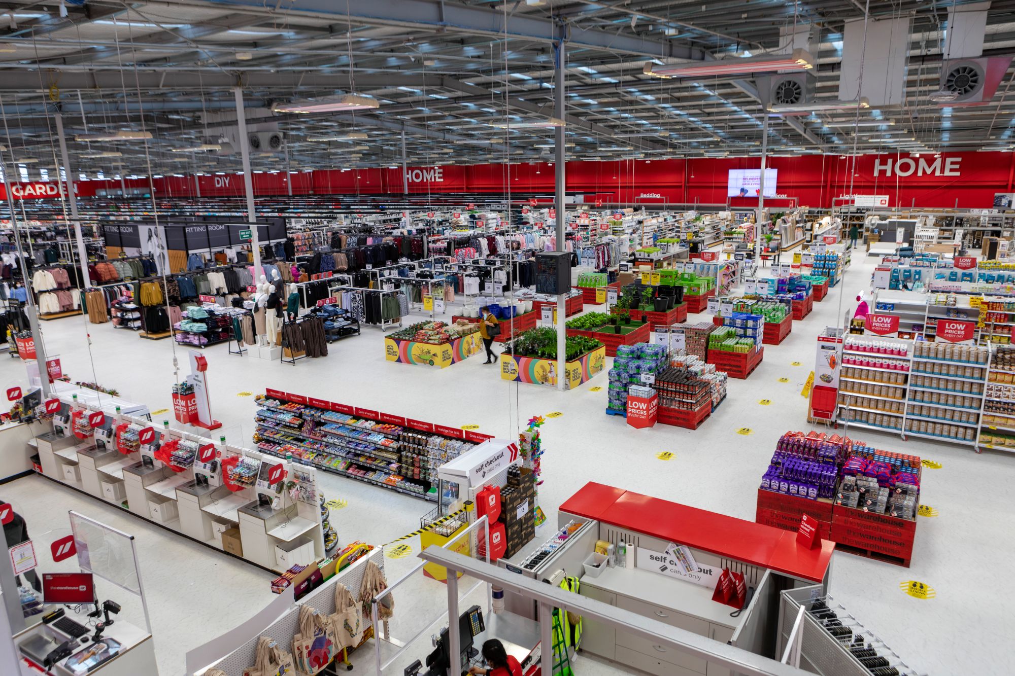 LAB3 to migrate large NZ retail chain The Warehouse to the cloud ...