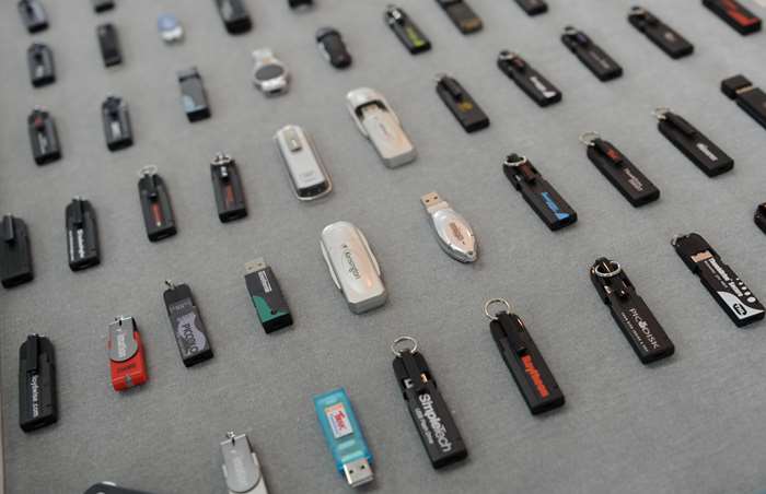 USB stick opens Windows BitLocker drives in new zero-day