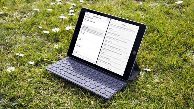 Apple iPad Pro 9.7 multitasking Apple iPad Pro 9.7 multitasking