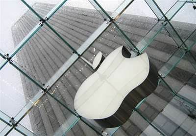 Apple rules PC world with 5 per cent