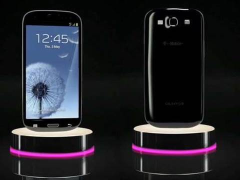 Black Samsung Galaxy S III appears