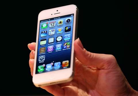 iPhone 5 vs Galaxy S III