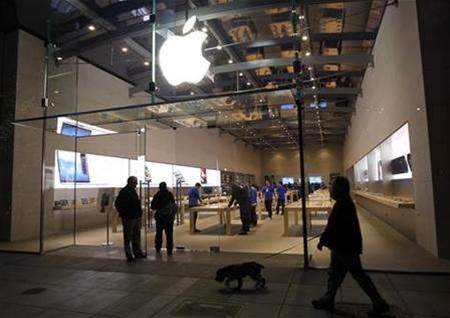 Apple forced to tell Samsung details of HTC deal