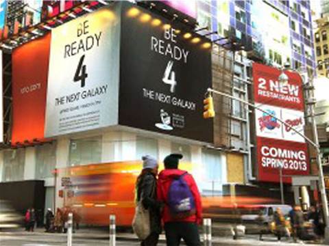 Samsung Galaxy S4 coming in black and white