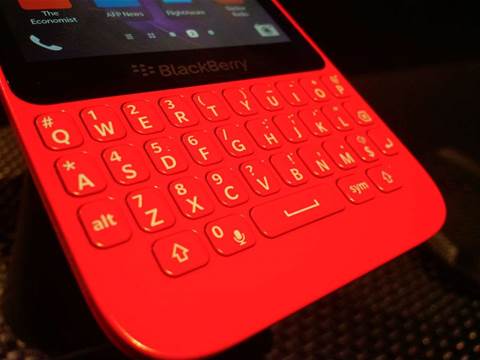 First look: BlackBerry Q5