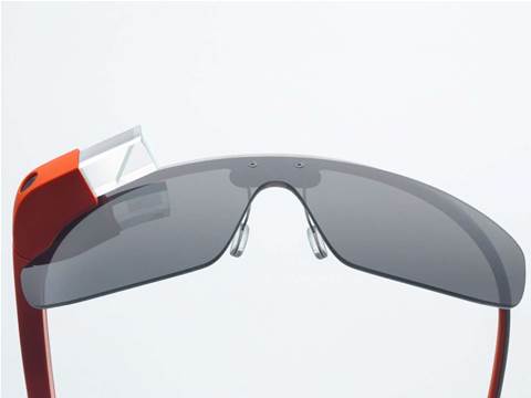 Google Glass gets Facebook, Tumblr and Twitter apps