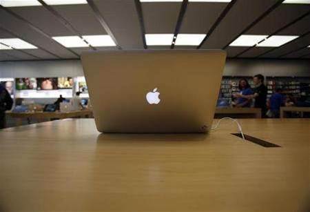 U.S. judge considers limits on Apple in e-books case