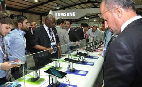Samsung targets tablets as smartphone sales tire