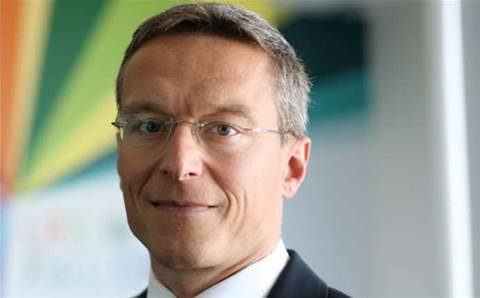 Telstra retail boss resigns