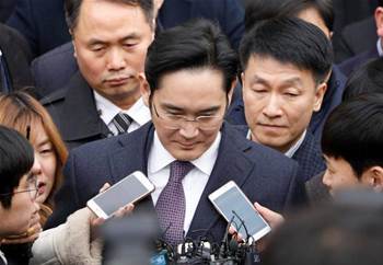 South Korean prosecution goes after Samsung chief again