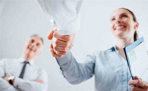 Facebook takes on LinkedIn with job postings