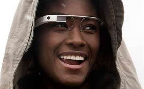 Google rewards early Glass users with new pair