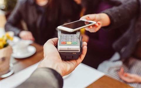 ACCC makes Australia's big banks wait on Apple Pay challenge 