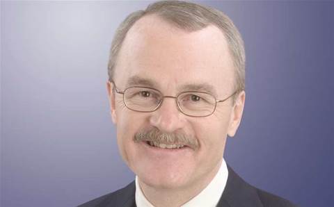 Staples chief steps down
