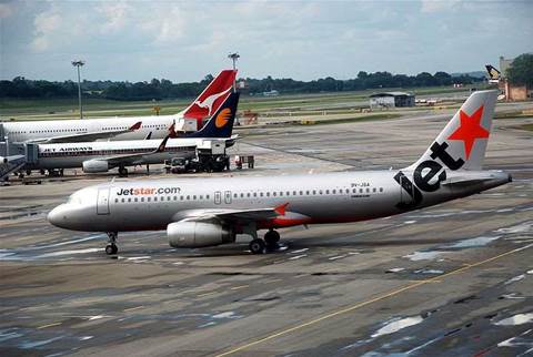 Mobile phone alerts distract Jetstar cockpit