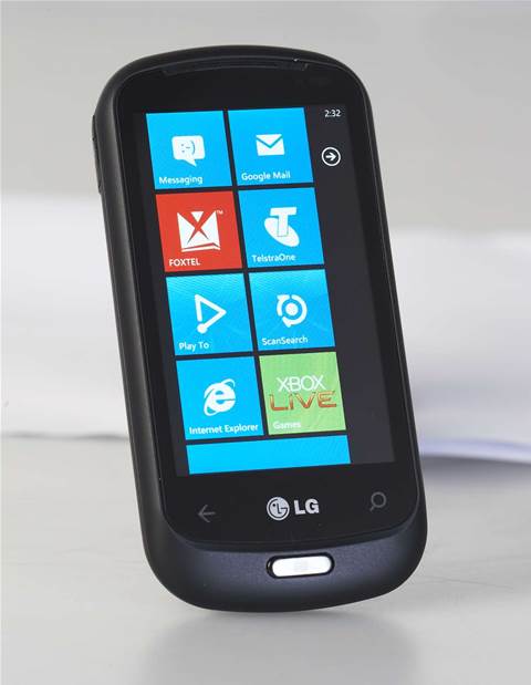 Microsoft investigates Windows Phone 7 data problem