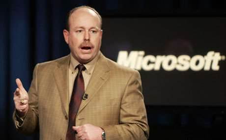 Microsoft tries to keep top execs from leaving