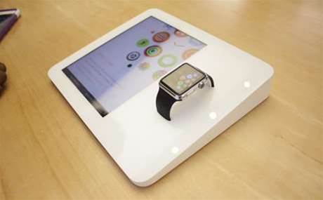 Slow apps, low battery life limit appeal of Apple Watch: reviewers