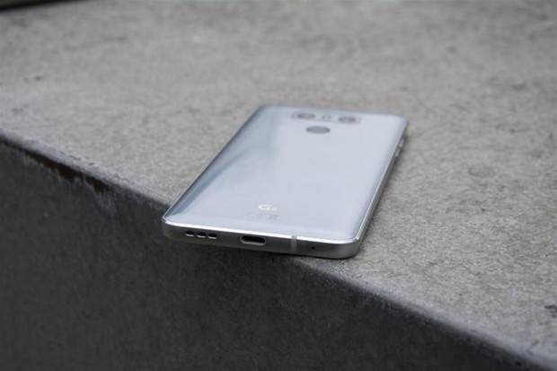 LG G6 review: a 5.7in phone that fits comfortably in your ...