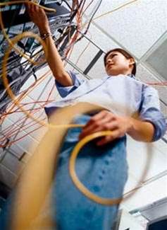 HP dumps ProCurve, 3Com brands, cuts cost of training 