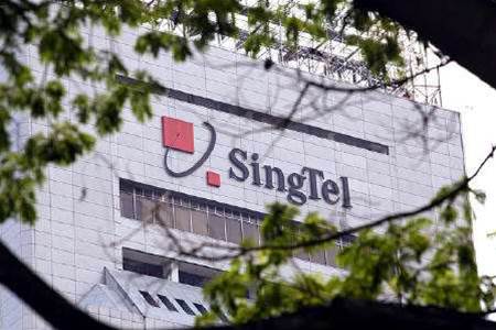 SingTel warns on profit due to pressure in Australia