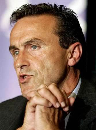Nortel strikes multi-million dollar CEO pay deal