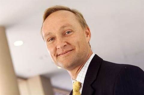 NetApp expands distribution, signs Lan 1 