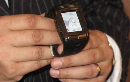 NV Mobiles pioneers first mobile phone watch in Australia 