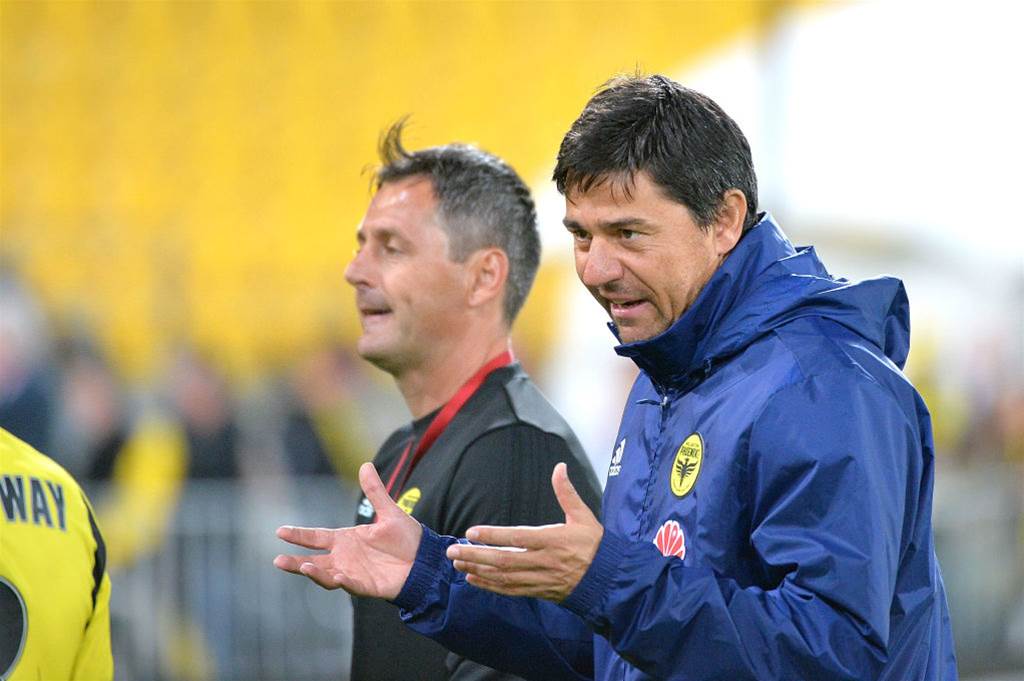 Wellington Phoenix coach Darije Kalezic will leave the club at the end of  the A-League season